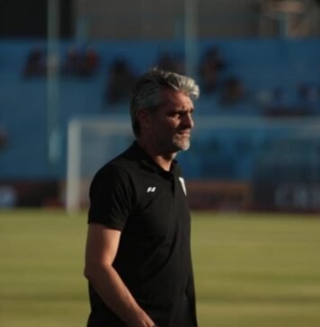 El nuevo entrenador que fue despedido en la Primera Nacional