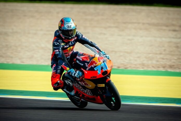 Los argentinos brillaron en Brasil: Perrone y Morelli largarán bien arriba en la carrera de Moto3